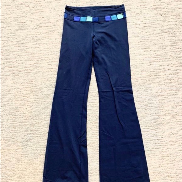 Lululemon Athletica Navy Groove Pant Leggings - Picture 3 of 6